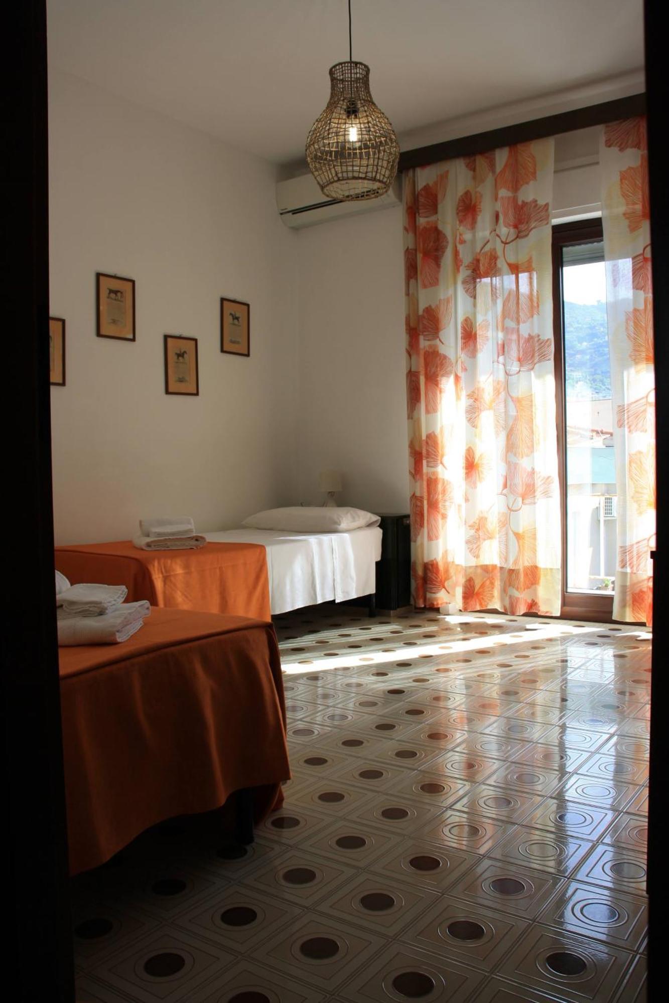 Ferienwohnung Archimede Lounge Cefalù Exterior foto