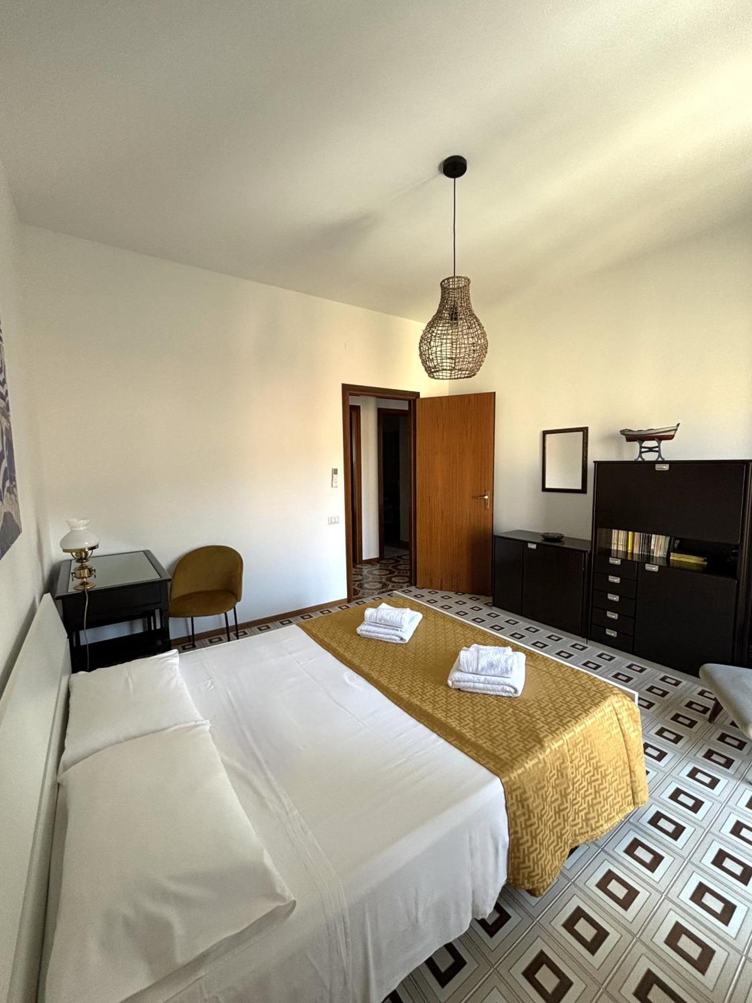 Ferienwohnung Archimede Lounge Cefalù Exterior foto